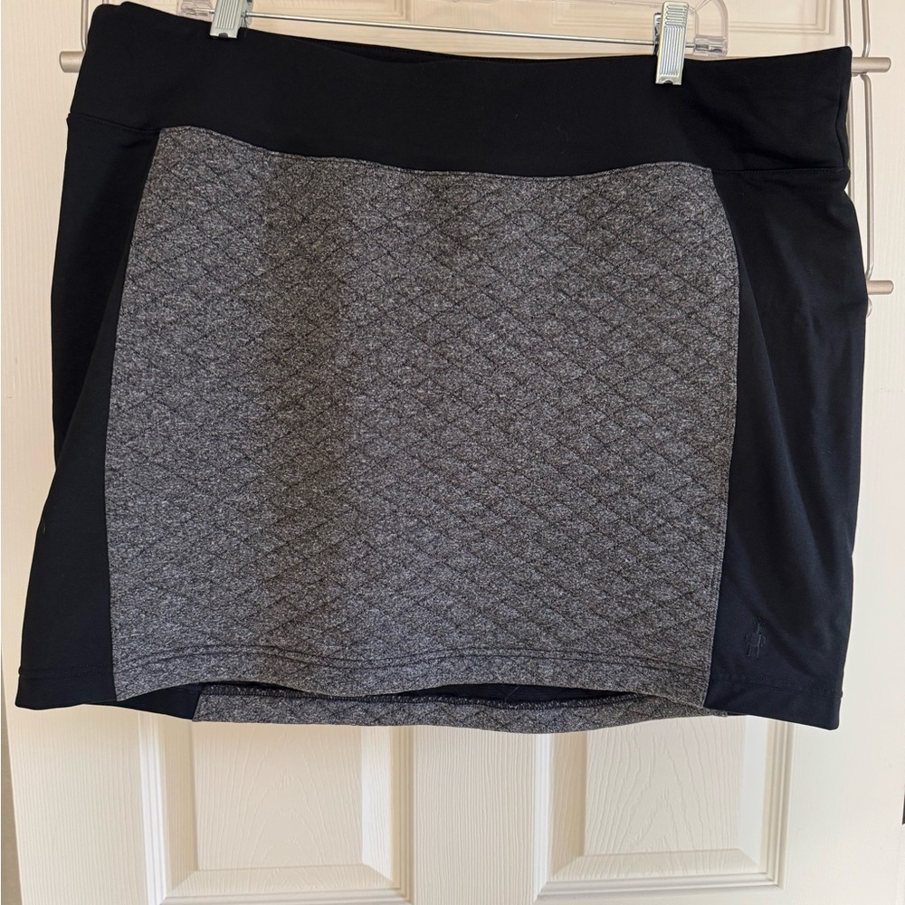 Smartwool Women's Black and Gray Quilted Mini Skirt